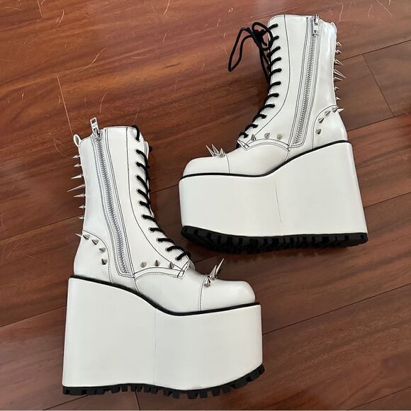 NIB Current Mood White radical riot spiked platform boots Sz 8 - Picture 9 of 9